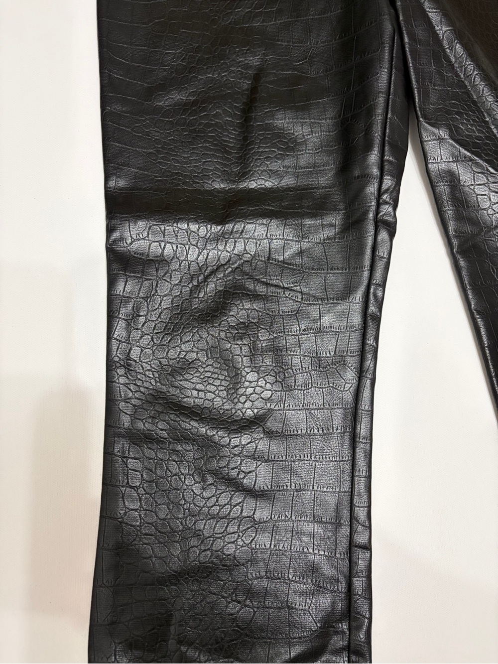 Express Black Croc-Embossed Faux Leather Leggings size small casual trendy wear - Picture 2 of 7